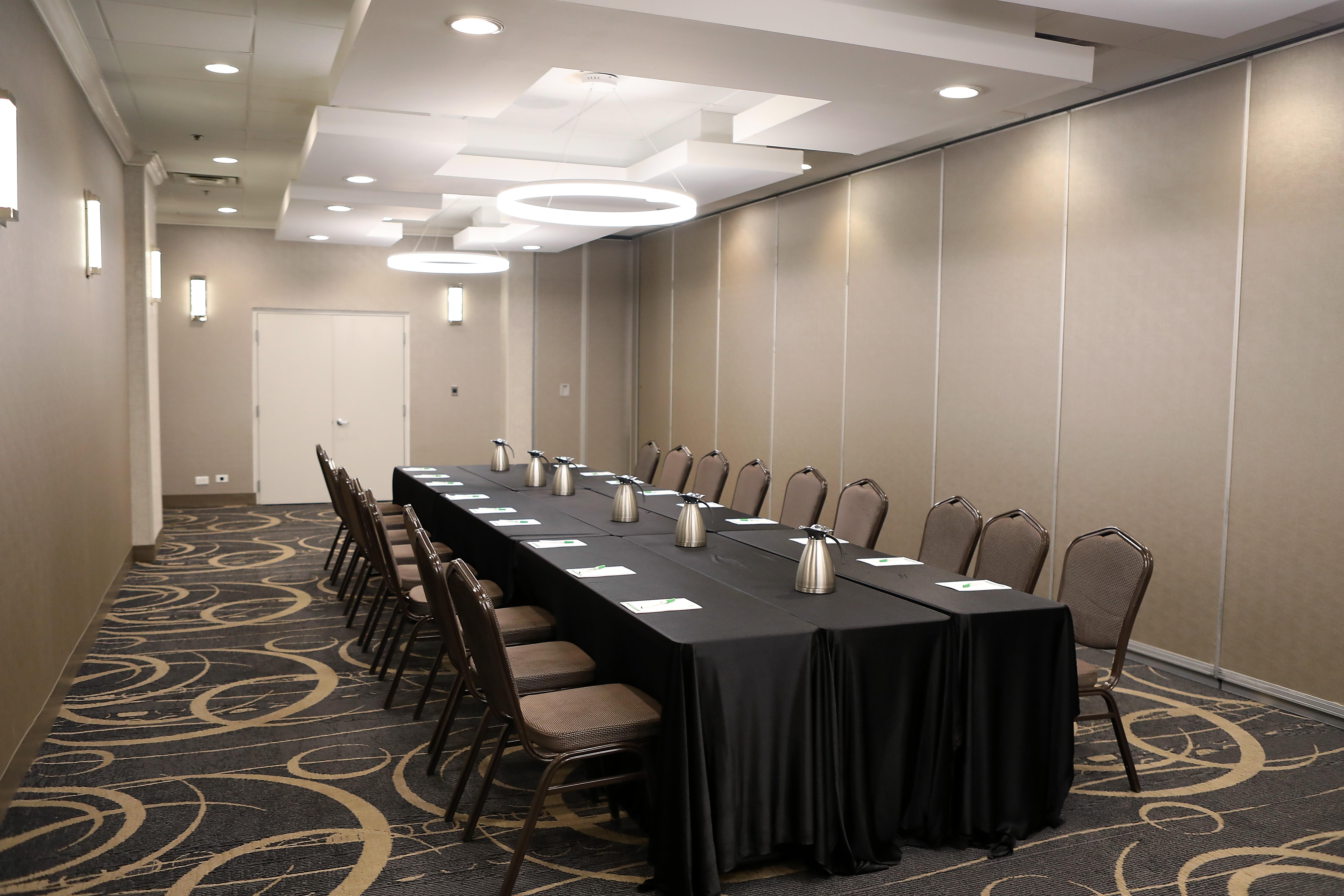 Holiday Inn O'Hare Area By Ihg Rosemont Exterior photo