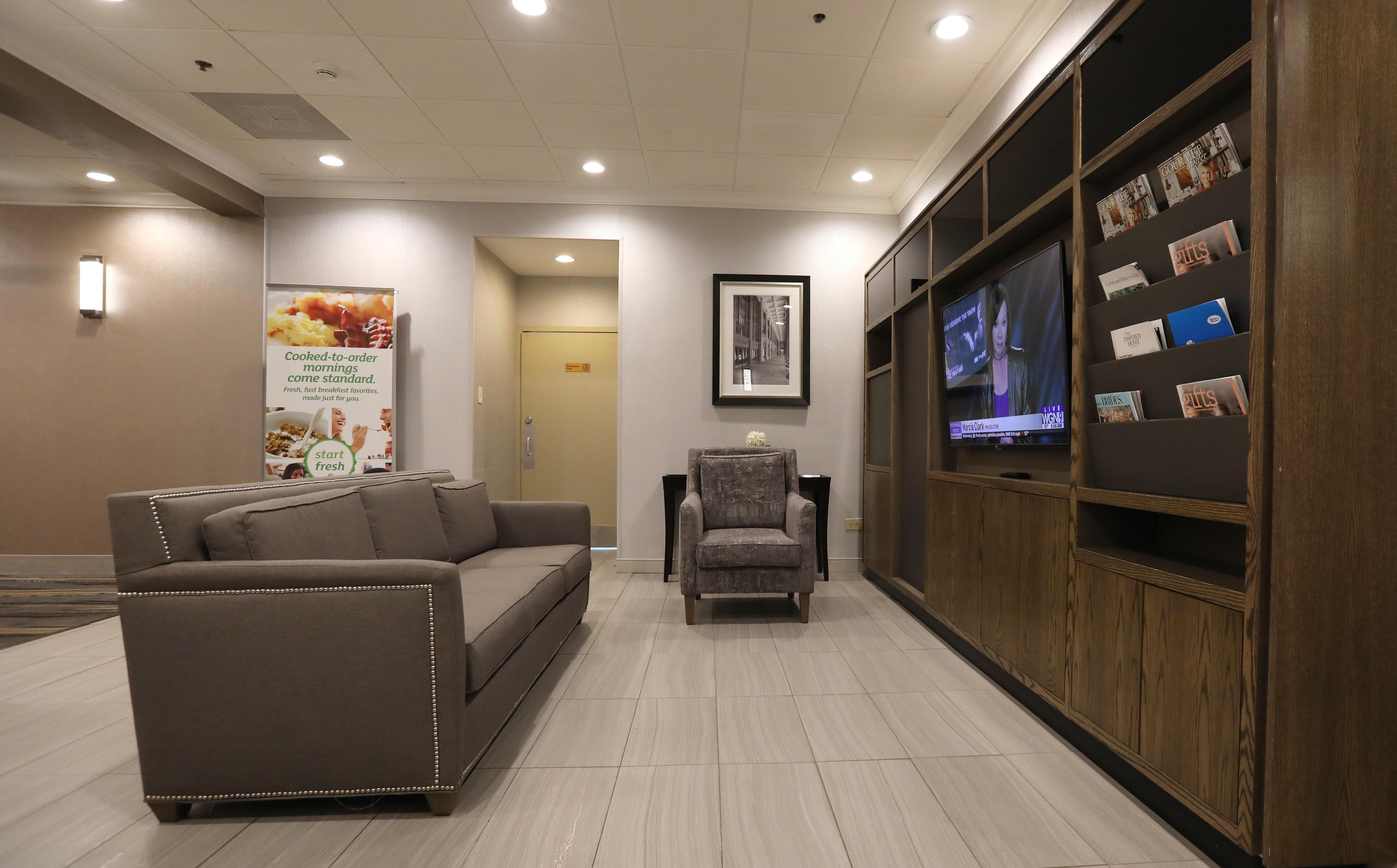 Holiday Inn O'Hare Area By Ihg Rosemont Exterior photo
